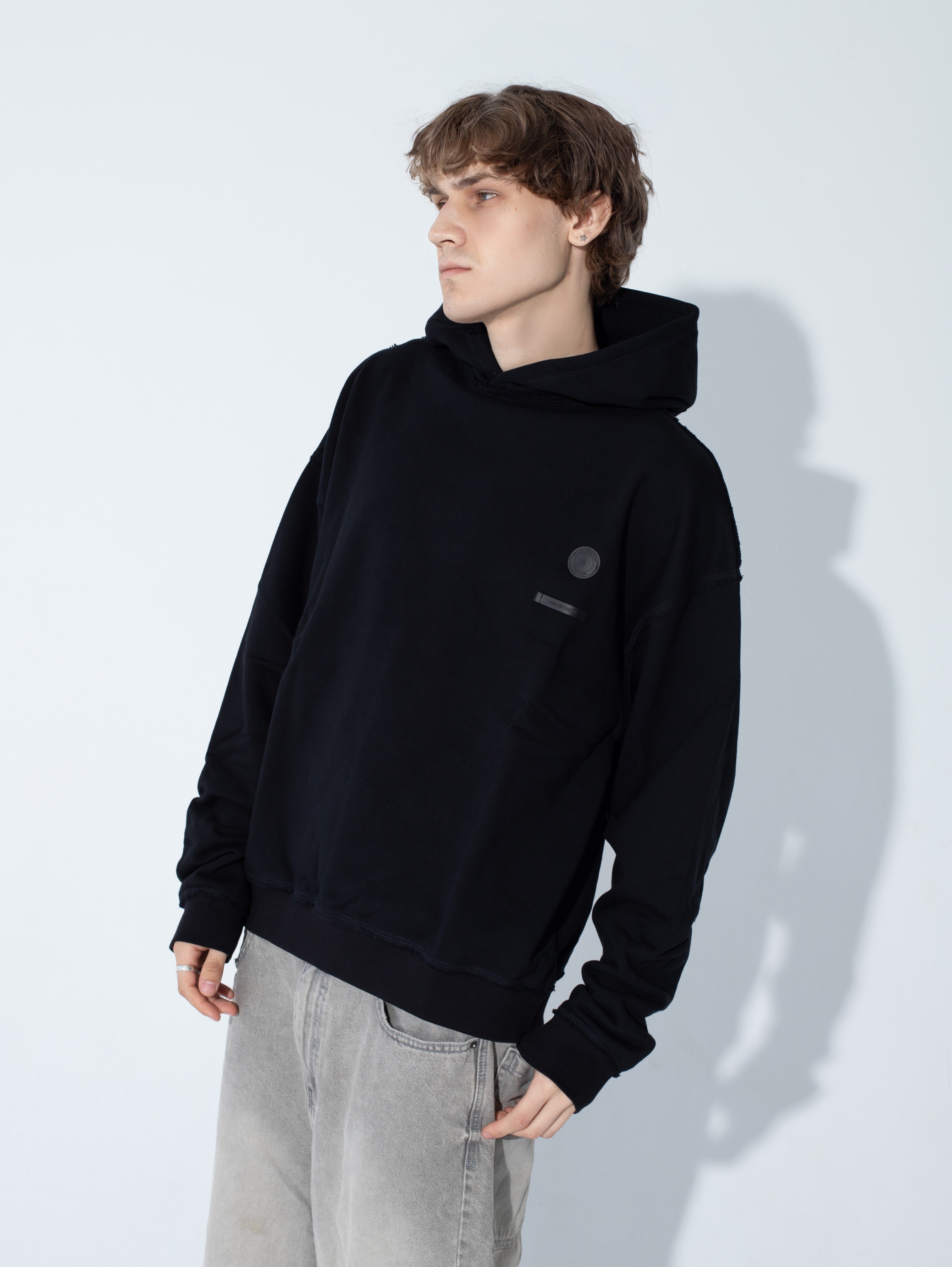 Bluza Boxy Raw Cut - Goth & Rock, Nu Metal od Bies Clothing. Wysokiej jakości bawełna 440gsm, mroczny design. Idealny gotycki styl dla fanów alternatywnej mody, gotycki styl, unisex goth clothing, gothic basics, rock fashion, nu metal.
Polska Marka Streetwear