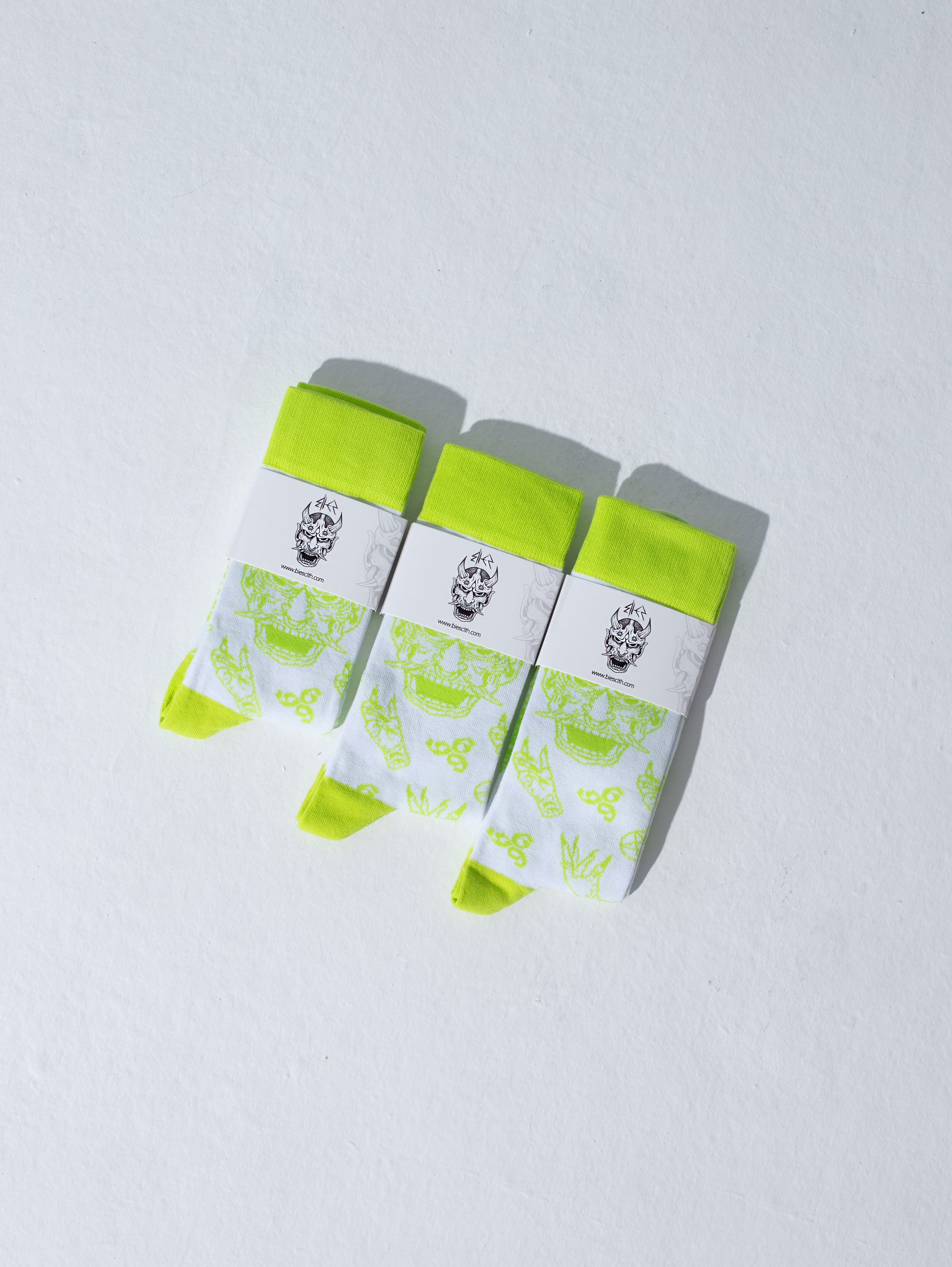 Skarpety Bies OG Lime - Goth & Rock, Nu Metal od Bies Clothing mocne materiały, alternatywny design. Dodaj charakteru każdej stylizacji mody alternatywnej ,Goth, rock, nu metal, gotycki styl, unisex goth clothing, gothic basics, rock fashion. Polska marka streetwear
